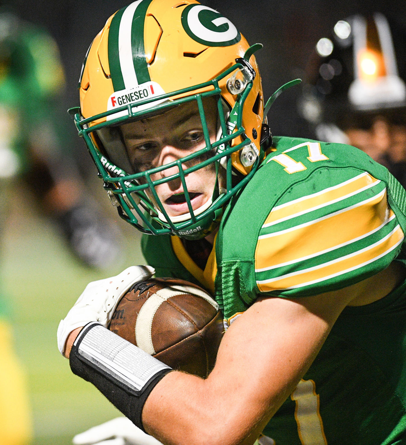 091021-qc-spt-ut-geneseo-fball-018